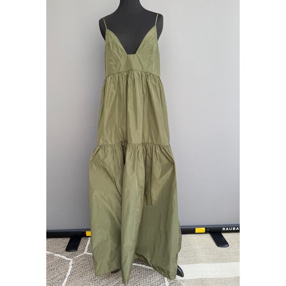 Modern Citizen Dresses & Skirts - MODERN CITIZEN Oralia Taffeta Sweetheart Neck Tiered maxi Dress - Green - size L